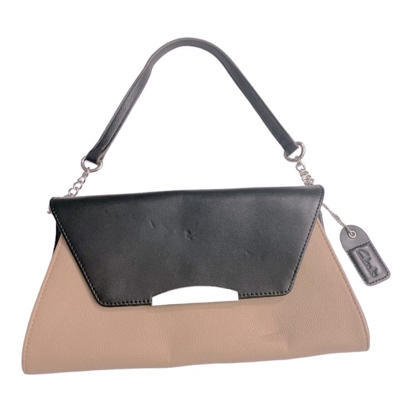 CLARKS luxurious shoulder/clutch purse. Envelope style with magnetic clasp. - Picture 1 of 10
